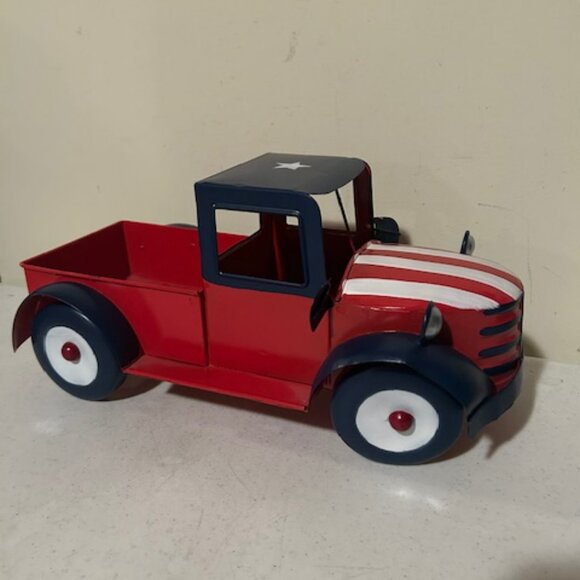 New Americana decorative Truck - Picture 4 of 10